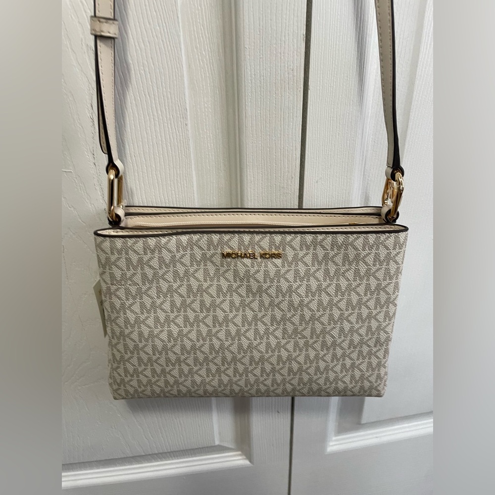 Michael Kors Trisha Leather crossbody - Picture 2 of 9